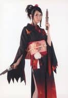 長澤奈央(濃姫)/膝上・両手銃/舞台「戦国BASARA」