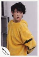 駿河屋 中古 関ジャニ 横山裕 上半身 着ぐるみ黄 両手後ろ 体左向き 目線右 公式生写真 ジャニーズ