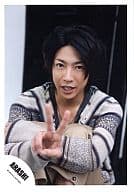 駿河屋 中古 嵐 相葉雅紀 座り 右手ピース 背景白黒 公式生写真 嵐