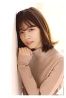 西野七瀬/バストアップ・衣装ベージュ・左手曲げ・壁に寄りかかり/「西野七瀬 卒業」ランダム生写真