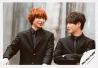 駿河屋 中古 Hey Say Jump 伊野尾慧 有岡大貴 横型 バストアップ 衣装黒 有岡腕組み 伊野尾両手前 シングル Last Mermaid Mv ジャケ写オフショット 公式生写真 ジャニーズ